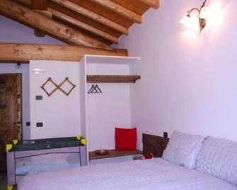 Agriturismo Le Radici - San Fedele Intelvi - Camera da letto