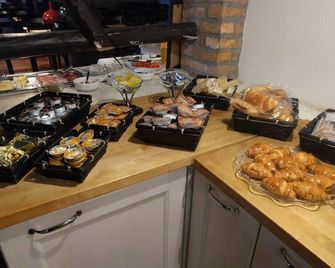 Ljubljana Resort Hotel & Camping - Ljubljana - Buffet