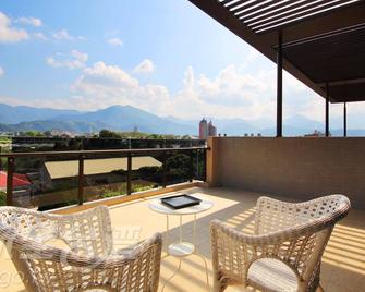 Wo Villa - Puli Township - Balkon