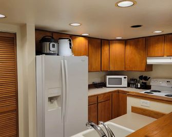 Charming 2-bedroom water view house, WiFi in nice Bremerton - Bremerton - Кухня