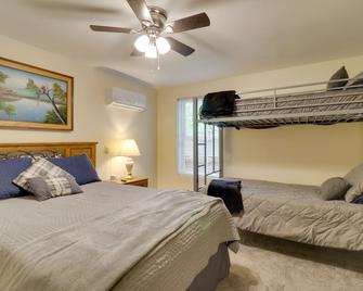 17-Seat Theater, Hot Tub and Game Room Ideal Home! - McGaheysville - Habitación