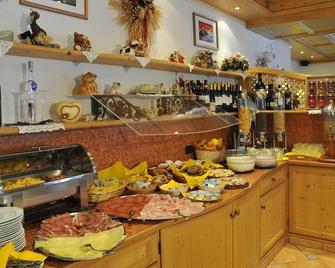 Hotel Tyrolia - Rocca Pietore - Buffet