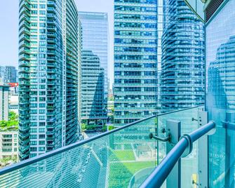 Rivetstays - The York - Toronto - Balkon