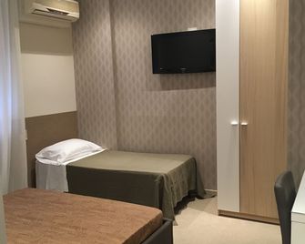 Hotel Europa - Livorno - Bedroom