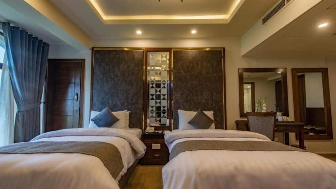 Envoy Continental Hotel