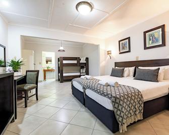 Hotel Numbi and Garden Suites - Hazyview - Bedroom