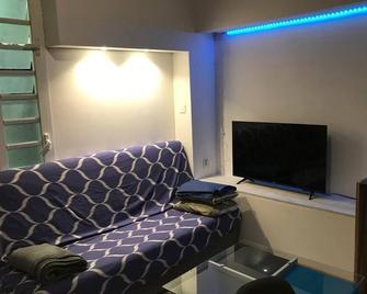 Nicole Résidence avec piscine chauffée & jacuzzi - Saint-André - Salon