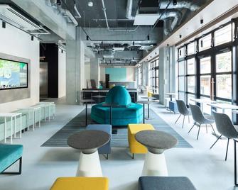 Prince Smart Inn Atami - אטאמי - טרקלין