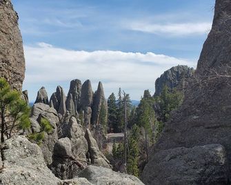 Secluded Black Hills Studio Cabin Near Crazy Horse and Custer State Park - Custer - Building