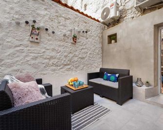 Tiana - Vrsar - Patio