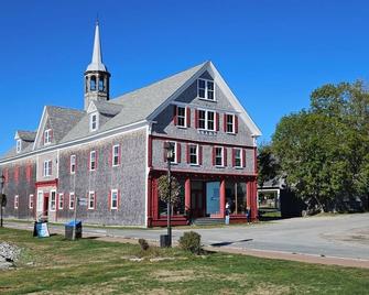 The Stirton House - Shelburne - Building