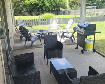 Tranquil 3-bedroom house with AC in Holts Summit - Holts Summit - Patio