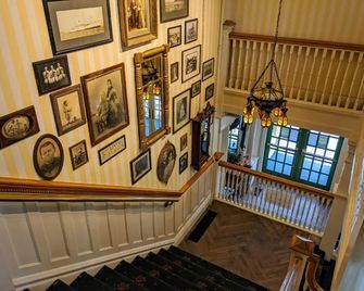 Murray Hotel - Mackinac Island - Escalier
