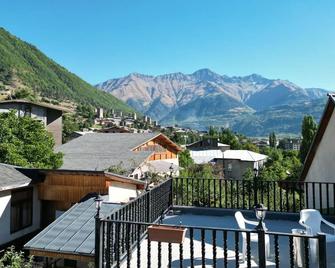 Hotel Elite House - Mestia - Balcony