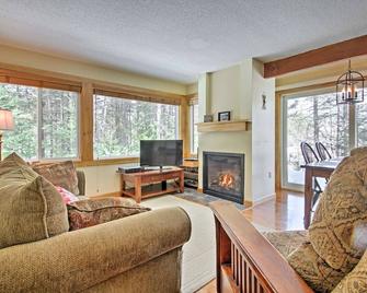 Waterville Valley Condo Near Town Square & Skiing! - Waterville Valley - Living room