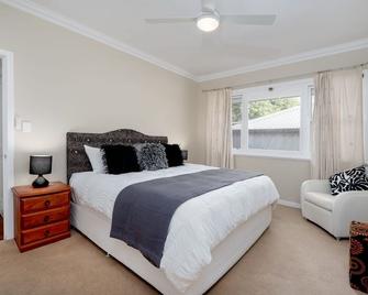 East3 - Coastal Hideaway - Mosman Park - Bedroom