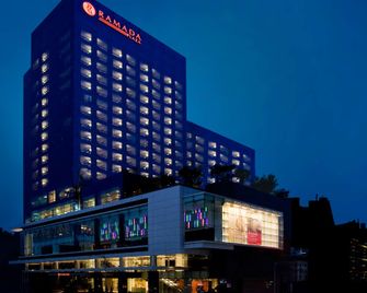 Ramada Plaza by Wyndham Suwon - Suwon - Edificio