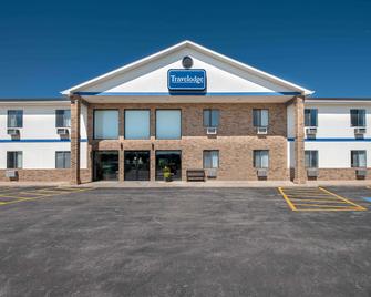 Travelodge by Wyndham Spearfish - Spearfish - Building