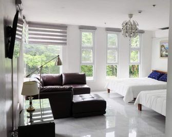 Leribi Suites and Restaurant - Tagaytay - Habitación