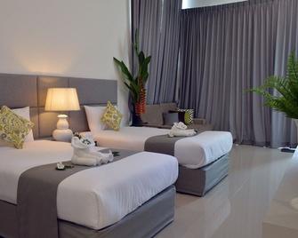 Royal Hills Golf Resort and Spa - Nakhon Nayok - Bedroom