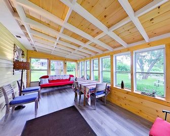 Johnson Homestead. One level living, ocean view with semi-private beach access. - Bailey Island - Sala pranzo