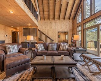 The Lake Frieden Chalet by Innsbrook Vacations! - Innsbrook - Salon