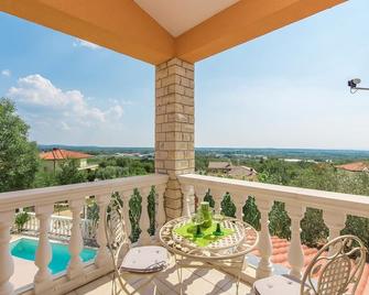 Casa Susanna - Kaštelir - Balcón