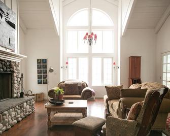 Riventides: North Coast Delight - Albion - Sala de estar