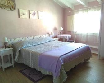 Il Cortile Friendly House - Borgomanero - Schlafzimmer