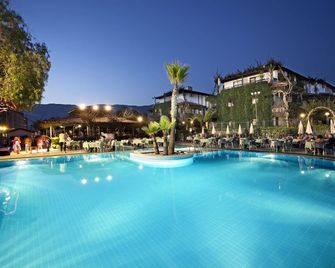 Club Hotel Titan - Alanya - Pool