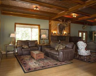 The Long View Lodge - Blue Mountain Lake - Lobby