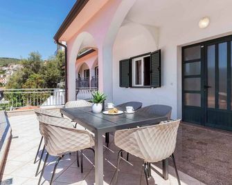 Holiday apartment with terrace and sea view - Rabac - Balcón