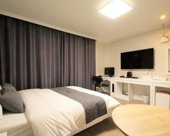 The 7 Hotel - Pohang - Schlafzimmer
