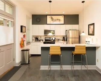 The Dackel - Townhouse in Historic Soulard - St. Louis - Kitchen