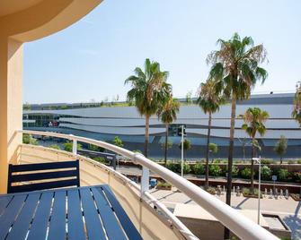 Apartment T2 air-conditioned sea view - Saint-Laurent-du-Var - Balcony