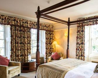 Royal Oak Hotel - Betws-y-Coed - Bedroom