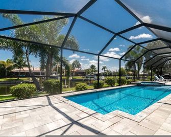Tranquility Waterfront Pool-spa-dock-bikes-kayaks - Punta Gorda - Pool
