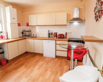 FLAT 2, pet friendly, country holiday cottage in Teignmouth - Teignmouth - Kitchen