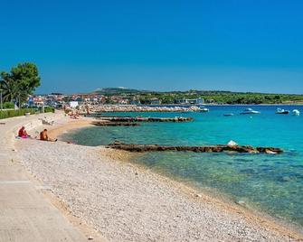 Ivica Studio Apartment - Novaglia - Spiaggia