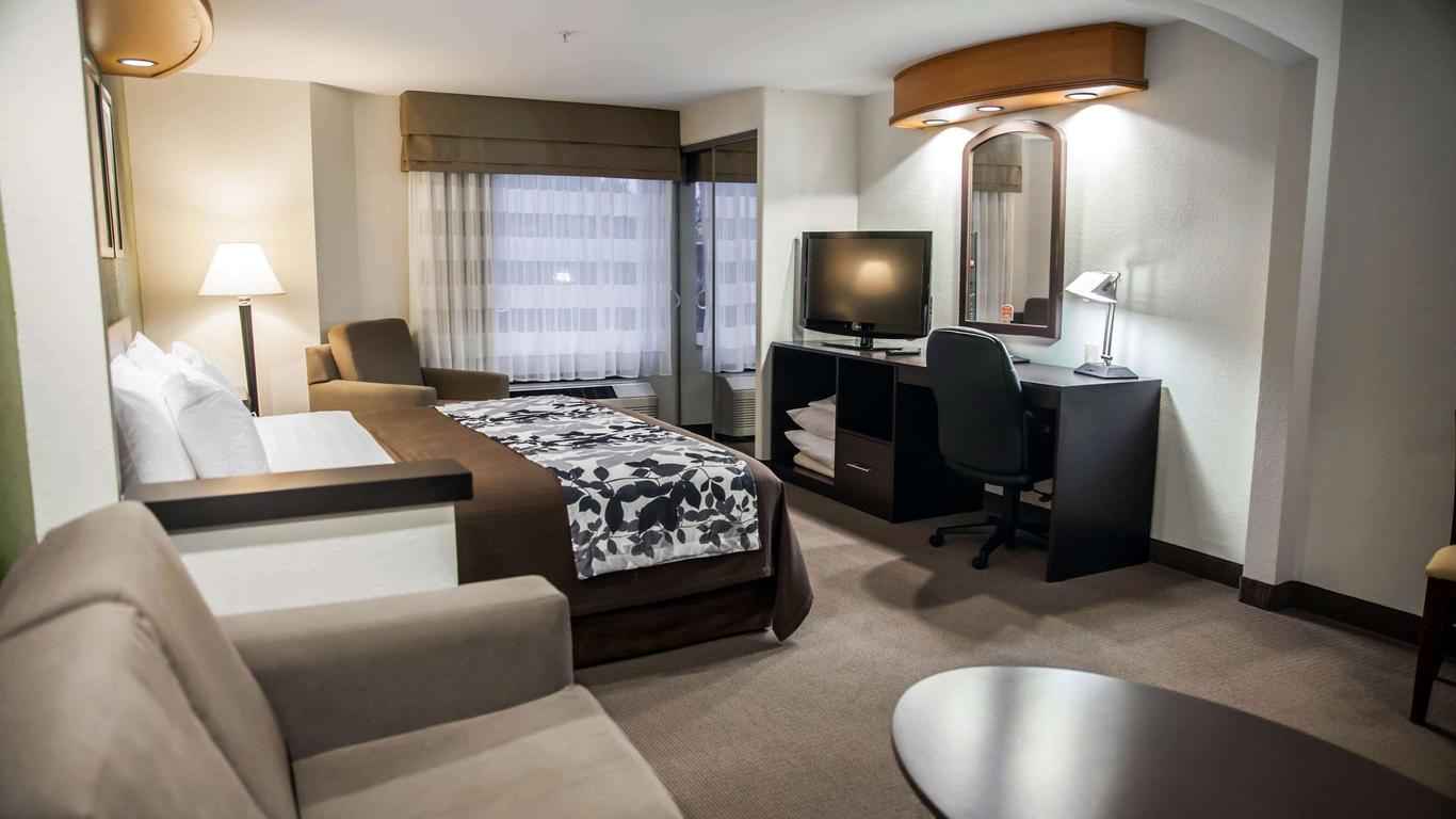 Sleep Inn & Suites