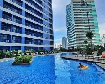 Destina at Air Residences, Makati, Metro Manila - Makati - Pool