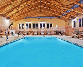 Comfort Inn Blairsville - Blairsville - Pool