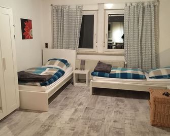 Krio Nicola Rothfuchs Ferienwohnung 1 - Idar-Oberstein - Bedroom