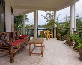 Nile Retreat - Luxury Villa in Jinja - Jinja - Balcony