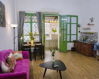 Apartment Loft with Balcony and city view in the center of Old Quarter - Hanoi - Living room