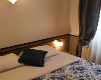 Novahotel - Reggio nell'Emilia - Ložnice