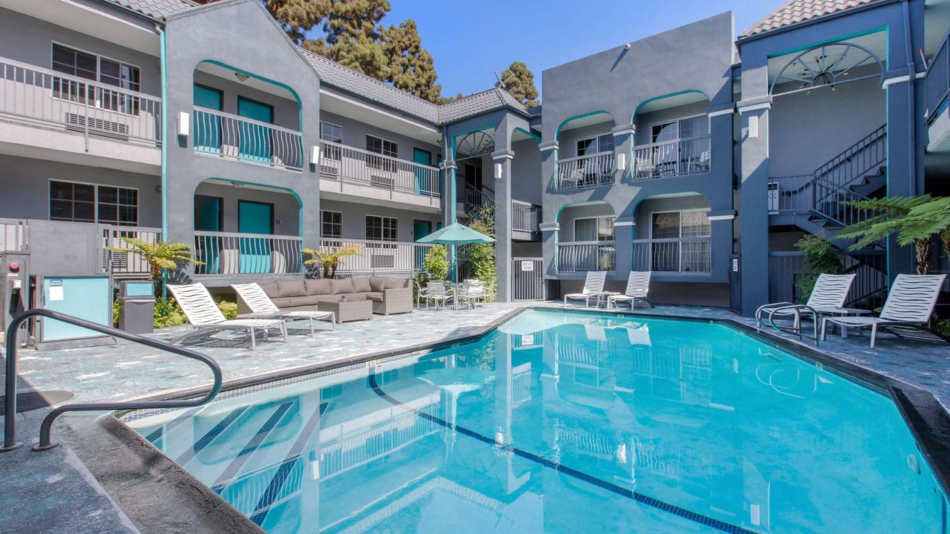 Quality Inn Near Hollywood Walk of Fame