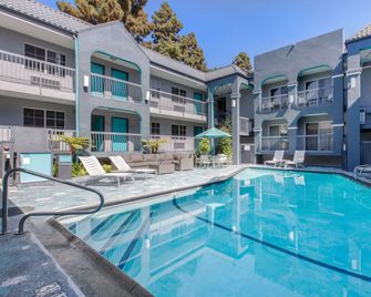 Quality Inn Near Hollywood Walk of Fame - Los Angeles - Pool