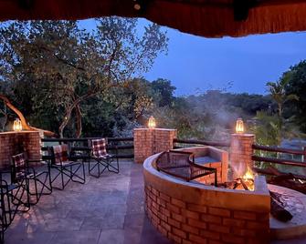 Chisomo Safari Camp - Metz - Patio