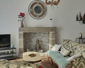 Character house in the heart of Leon and close to the sea. - Plouénan - Sala de estar